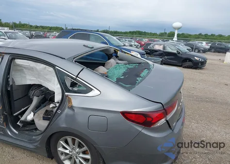 2018 Hyundai Sonata Se z USA, uszkodzony, nr VIN 5NPE24AF5JH623046